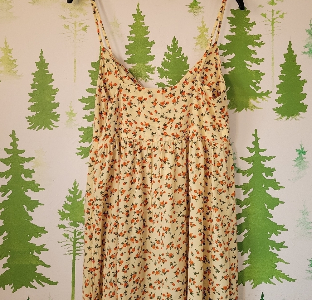 Nasty Gal Ditsy Floral Tie Front Maxi Dress - Picture 4 of 12
